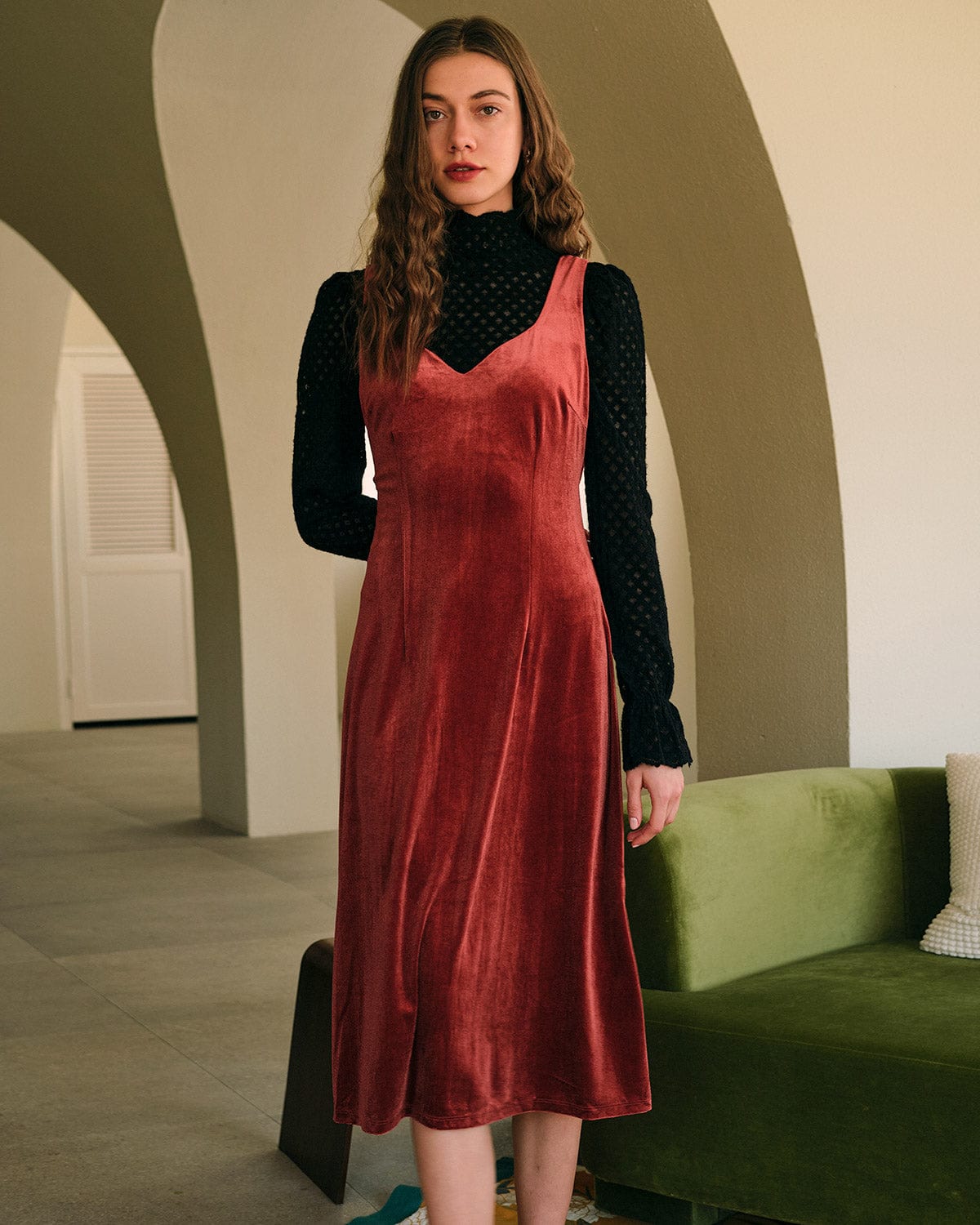 The Sweetheart Neck Velvet Midi Dress